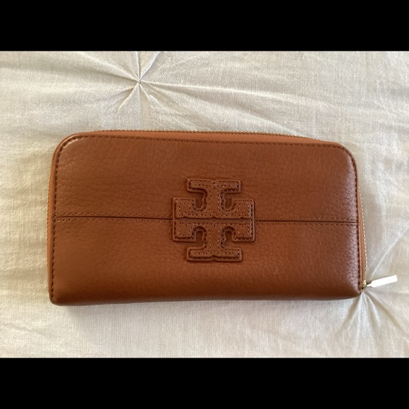~AUTHENTIC ~Tory Burch Wallet - Picture 8 of 13